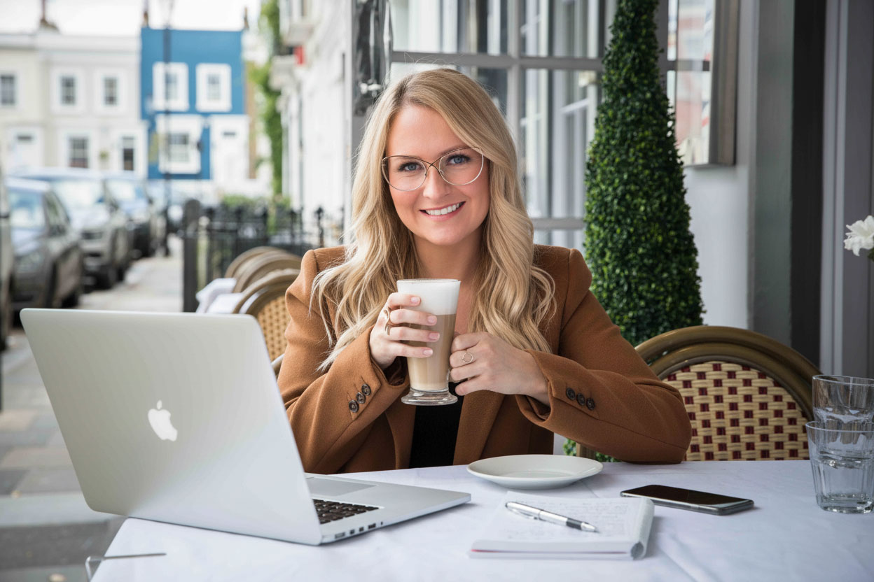 Cheryl, founder of The Chic Explorer