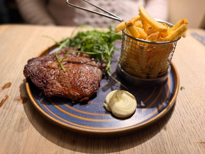 Ribeye steak at The Mousetrap pub, Bourton-on-the-Water — hearty Cotswolds pub dining