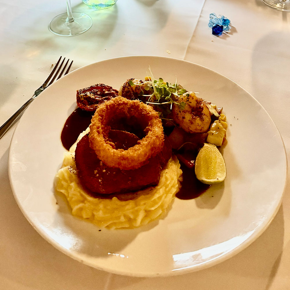 SURF-&-TURF-(6oz-BEEF-FILLET-&-3-KING-PRAWNS)