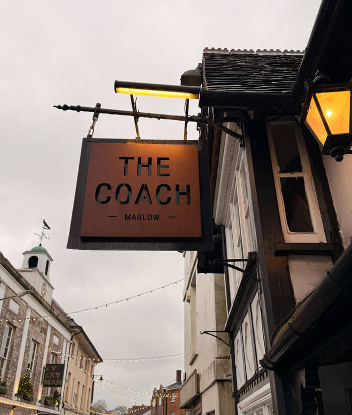 The-Coach-Marlow–Sign