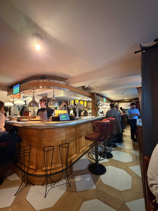 The-Coach-Marlow-The-Bar